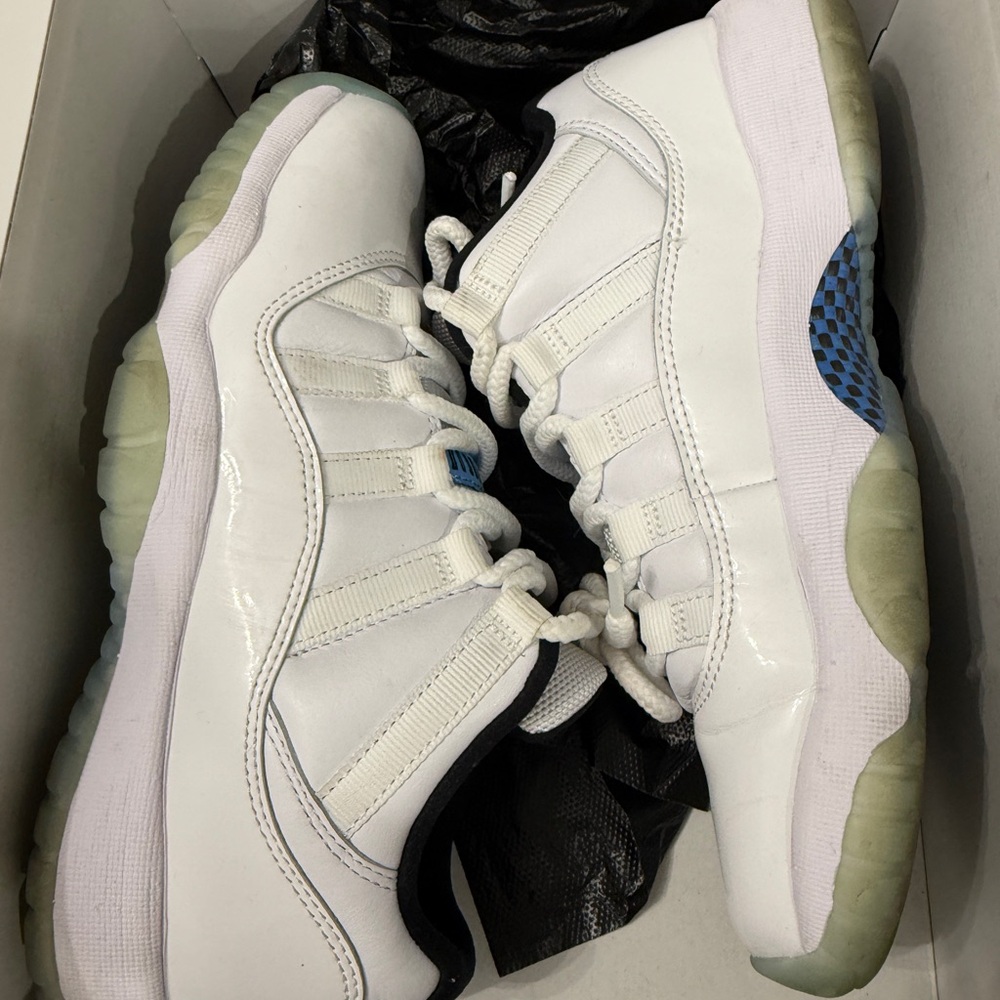 Jordan 11 Legend blue low